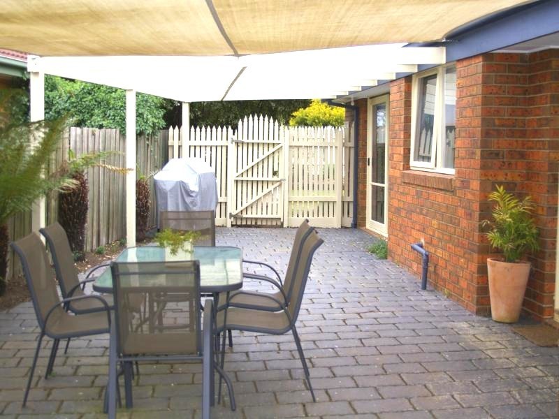 17 Scenic Crt, Gisborne VIC 3437