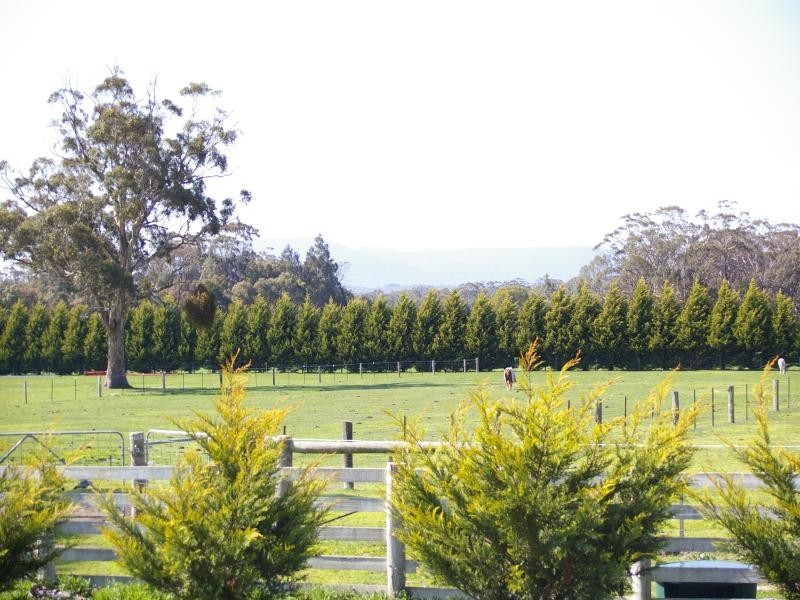 917 Bacchus Marsh Rd*, Gisborne VIC 3437