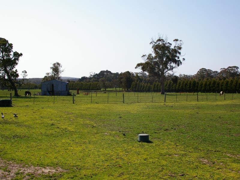 917 Bacchus Marsh Rd*, Gisborne VIC 3437