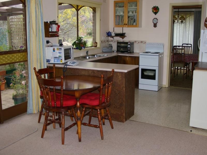 47 Sandy Creek Rd, Riddells Creek VIC 3431