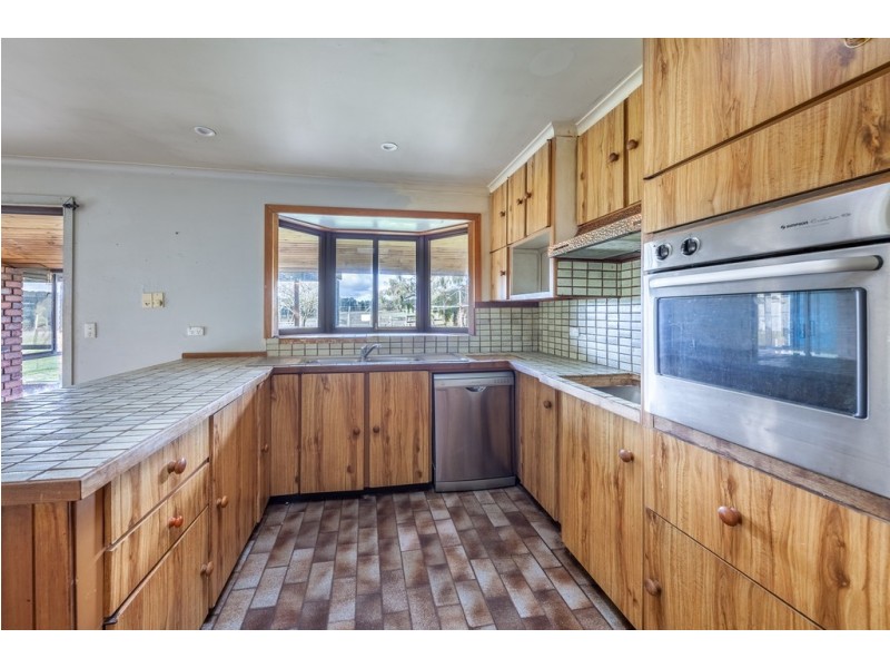 46 Heather Road, Gisborne VIC 3437