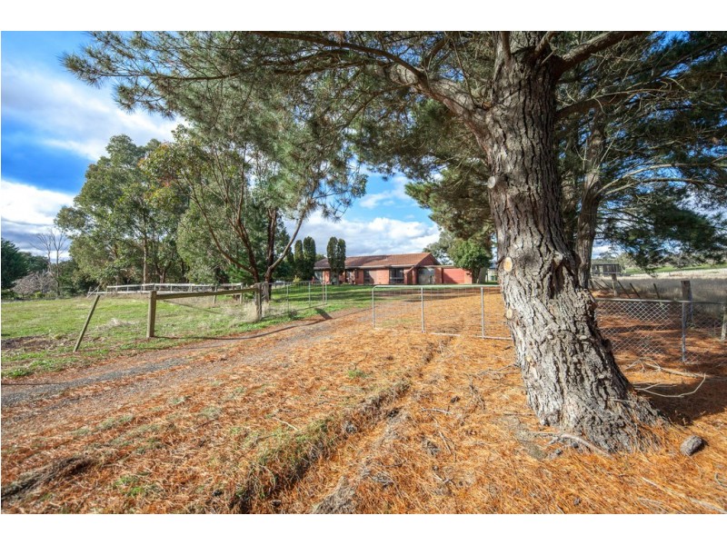 46 Heather Road, Gisborne VIC 3437