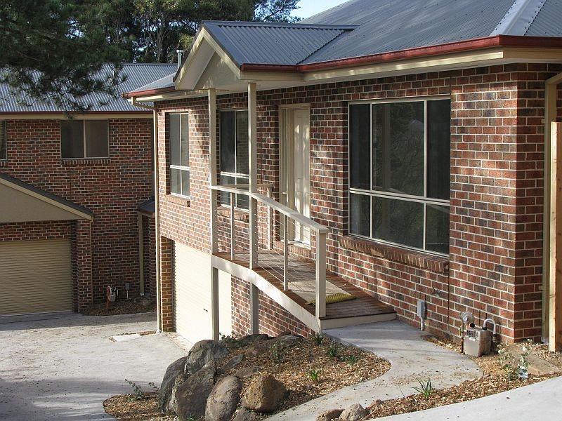 2/71  Aitken Street, Gisborne VIC 3437