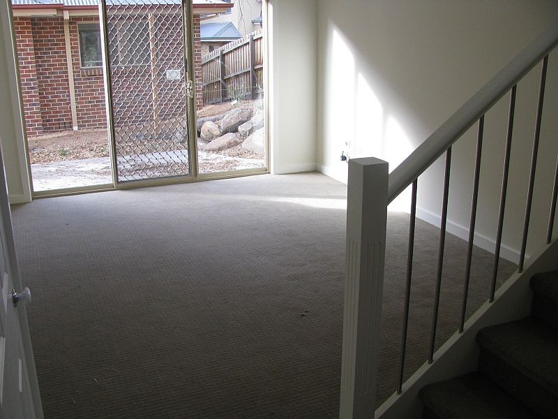 2/71  Aitken Street, Gisborne VIC 3437