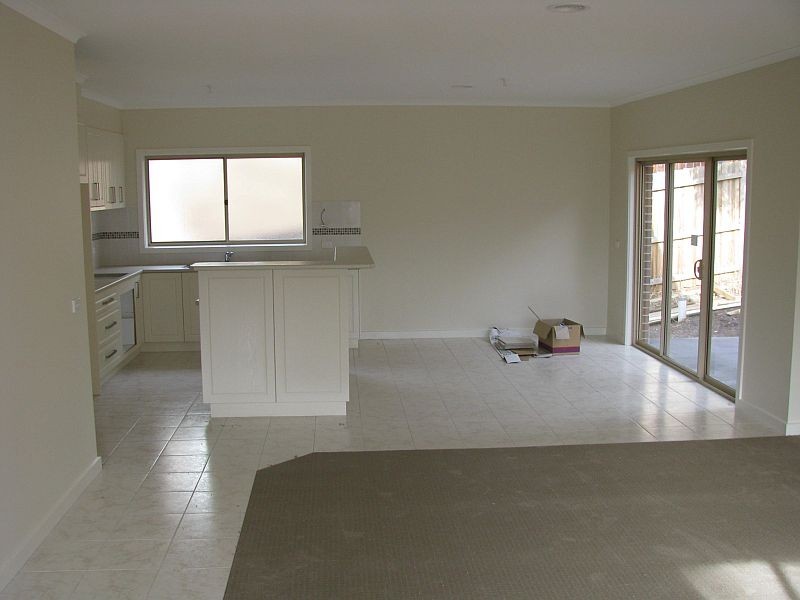 2/71  Aitken Street, Gisborne VIC 3437