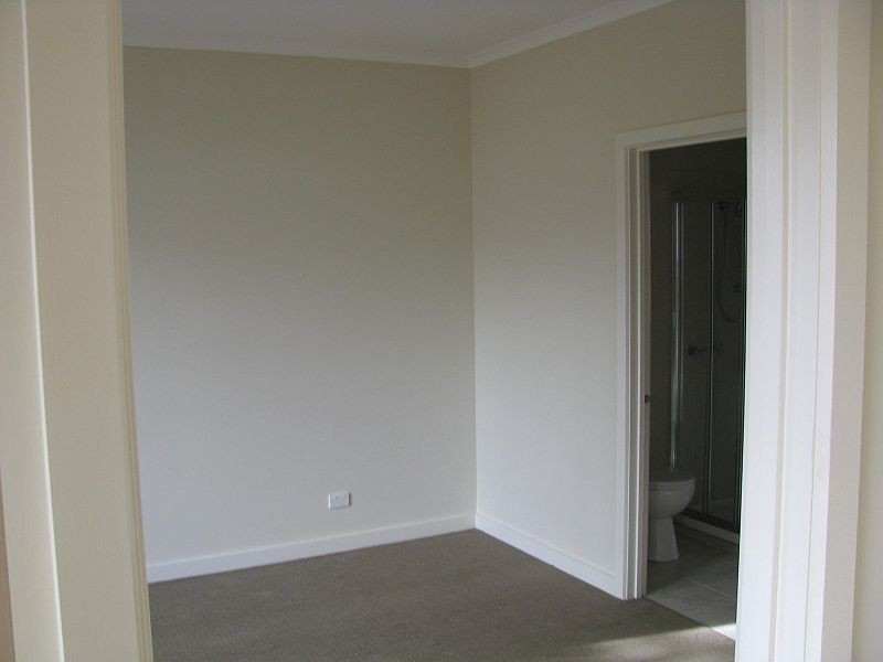 2/71  Aitken Street, Gisborne VIC 3437