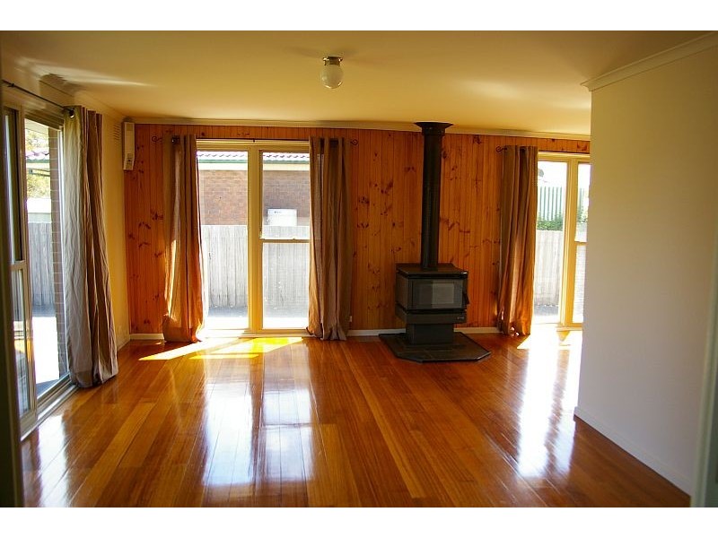 27 Racecourse Road, Riddells Creek VIC 3431