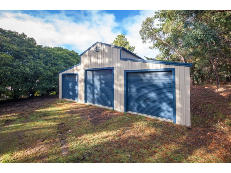 392 Black Forest Drive, Macedon VIC 3440