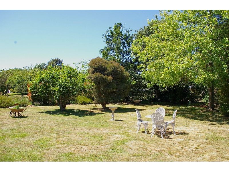 1921  Mt. Macedon Road, Woodend VIC 3442