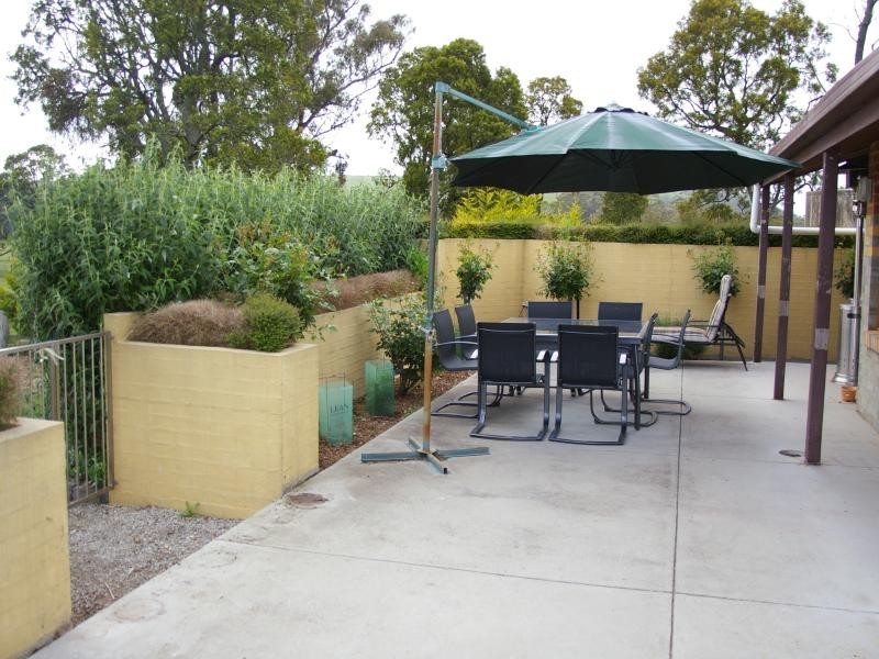 917 Bacchus Marsh Rd, Bullengarook VIC 3437