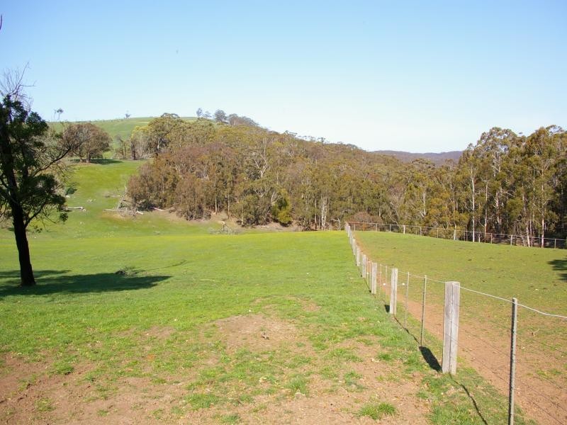 917 Bacchus Marsh Rd, Bullengarook VIC 3437