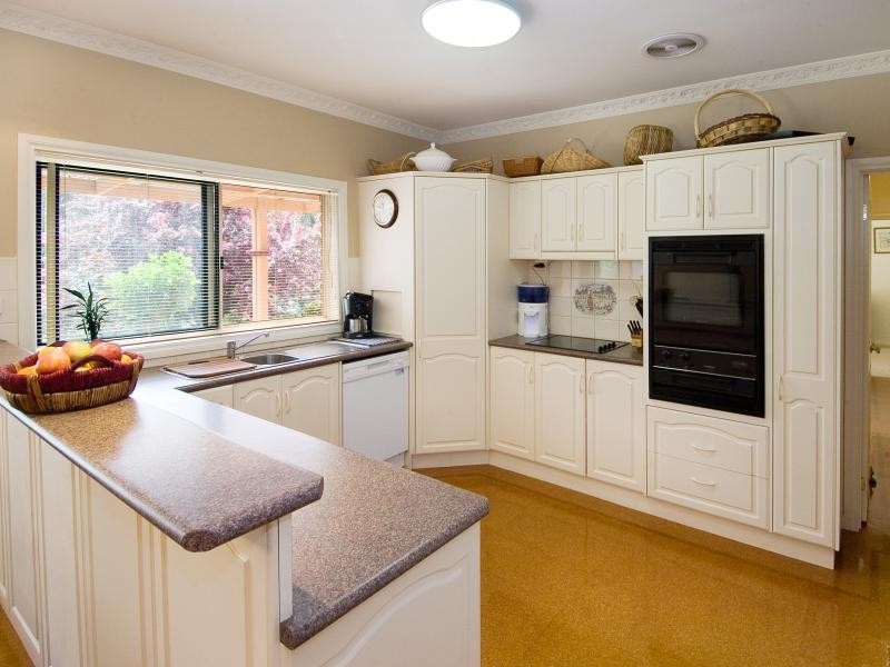 26 Lansdowne St, Macedon VIC 3440