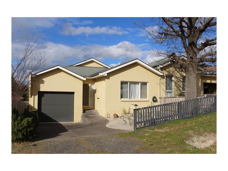 23 Stephen Street, Gisborne VIC 3437