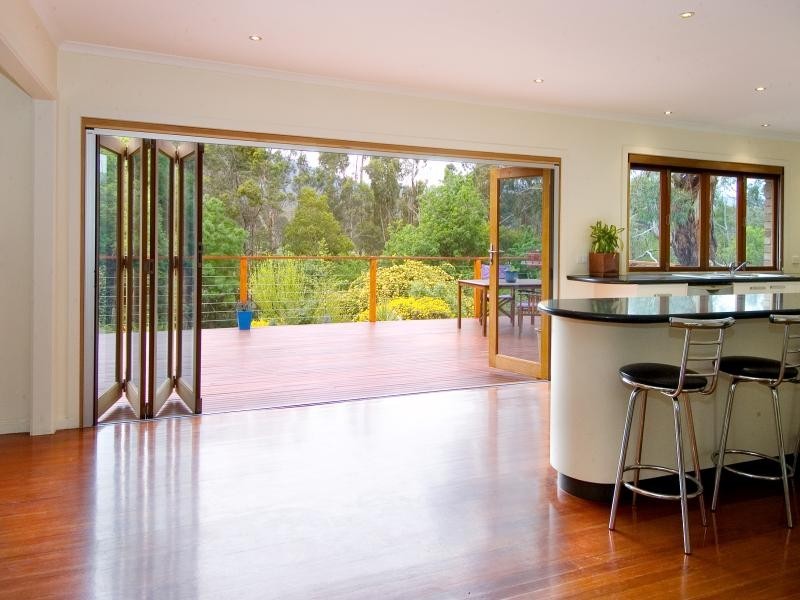 17 Brookes Crs, Macedon VIC 3440