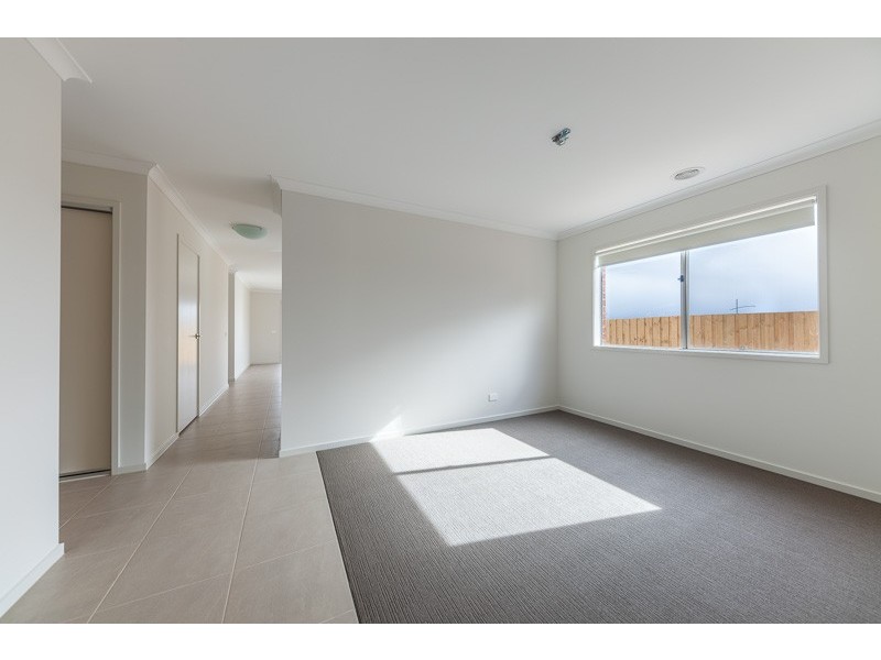 17 Gosse Cres, Brookfield VIC 3338