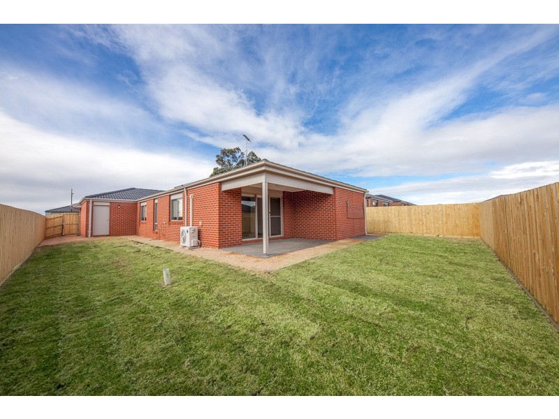 17 Gosse Cres, Brookfield VIC 3338
