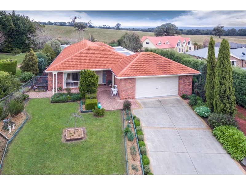 15 Morilla Court, Gisborne VIC 3437