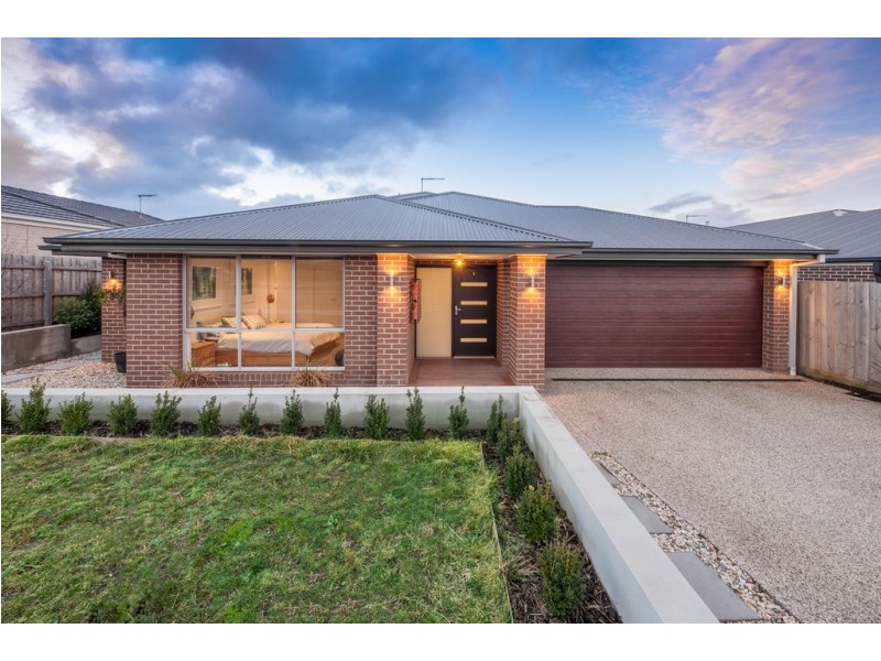 6 Morand Street, Gisborne VIC 3437