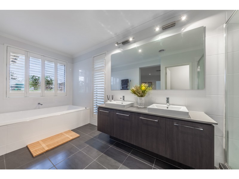 6 Morand Street, Gisborne VIC 3437