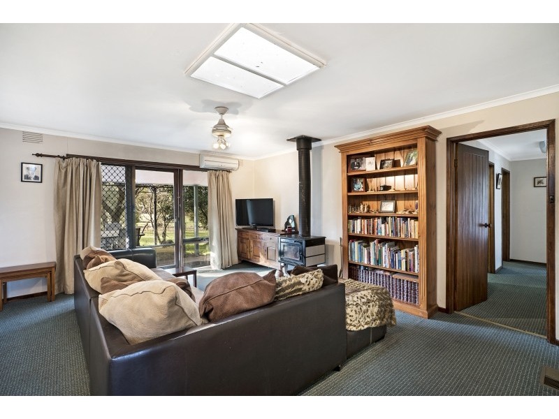 204 Panorama Drive, Gisborne VIC 3437