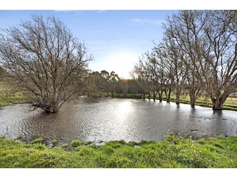 204 Panorama Drive, Gisborne VIC 3437
