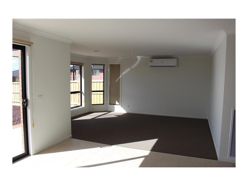 72 Rosenthal Boulevard, Sunbury VIC 3429