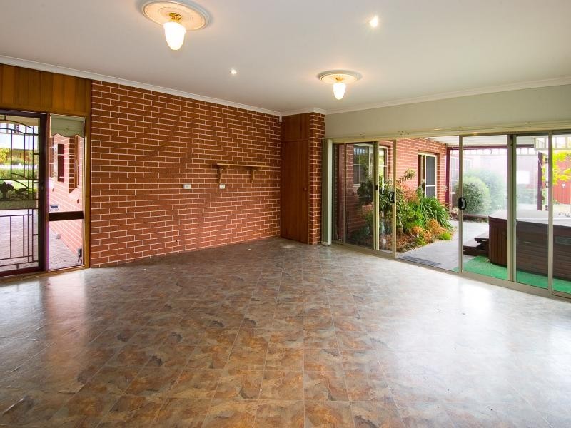 1 Carbine Crt, New Gisborne VIC 3438