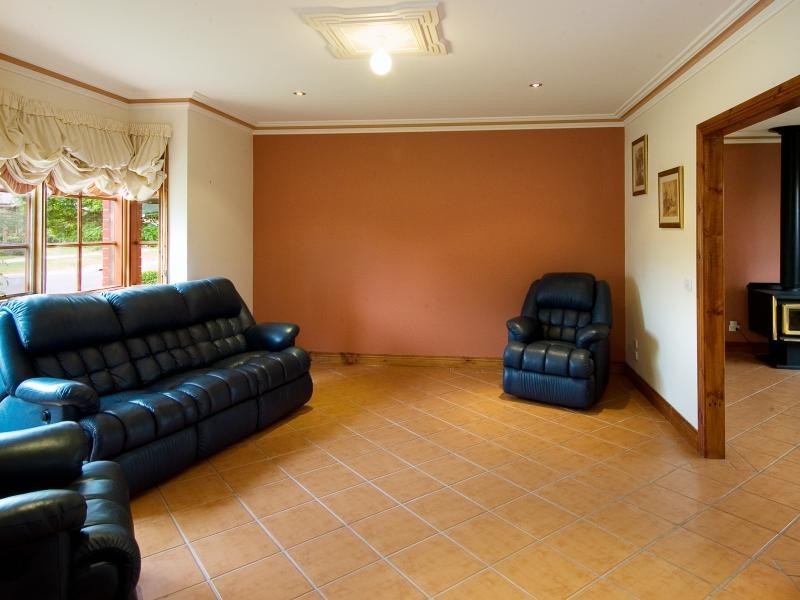 1 Carbine Crt, New Gisborne VIC 3438