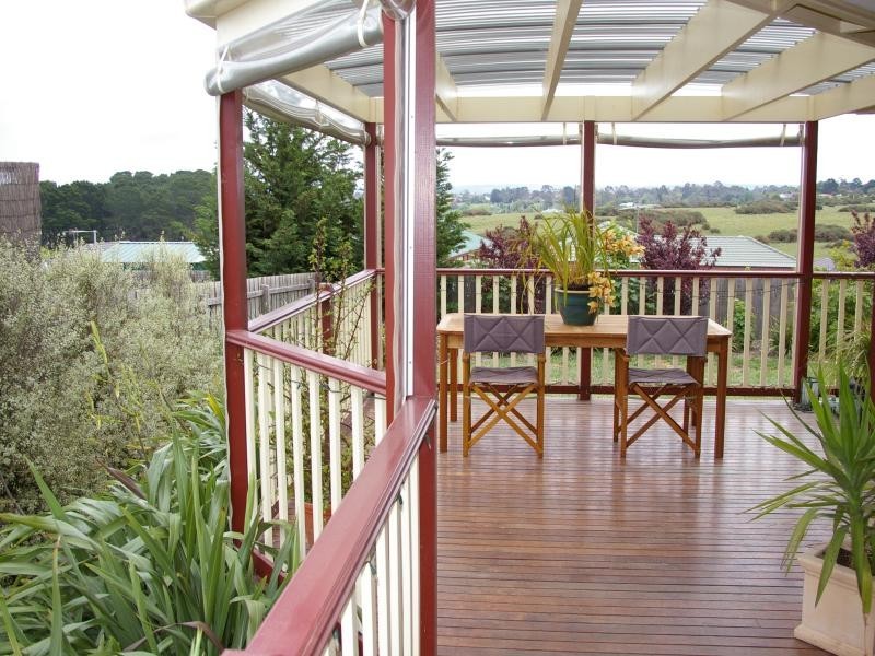 8 Hilltop Way, Gisborne VIC 3437