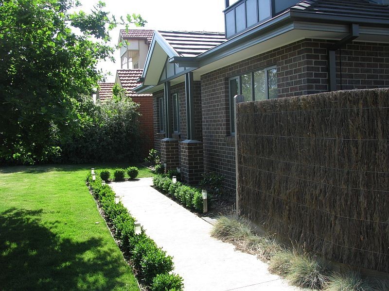 1/10  Howey Street, Gisborne VIC 3437