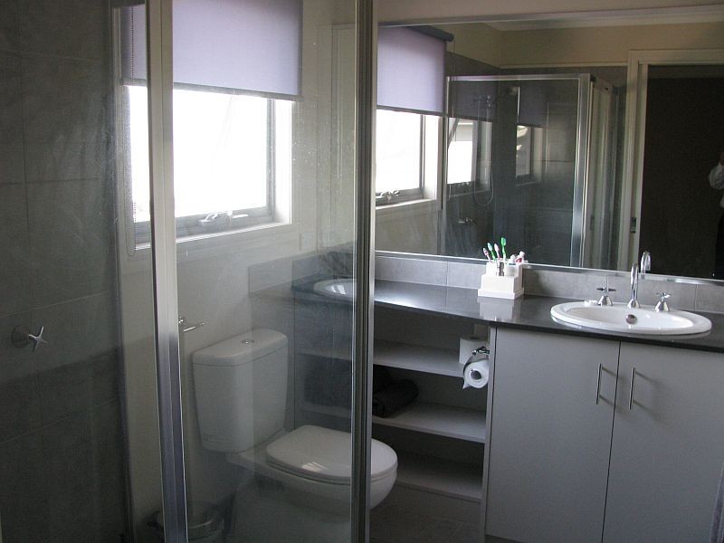 1/10  Howey Street, Gisborne VIC 3437