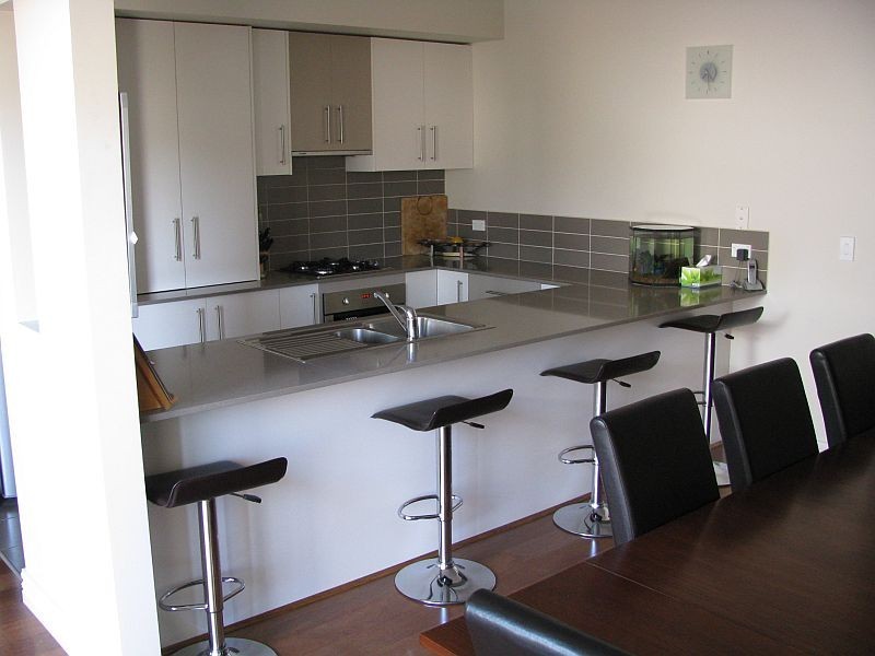 1/10  Howey Street, Gisborne VIC 3437