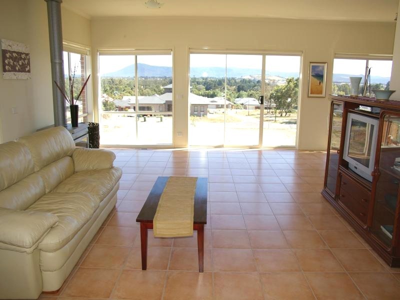 17 Kurung Crt West, Gisborne VIC 3437