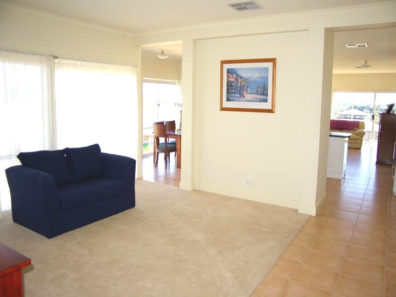 17 Kurung Crt West, Gisborne VIC 3437