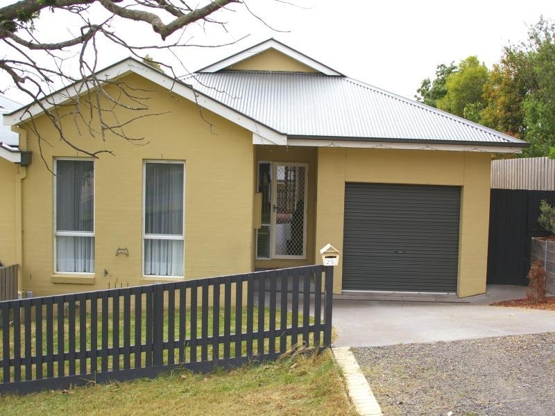 25 Stephen Street, Gisborne VIC 3437