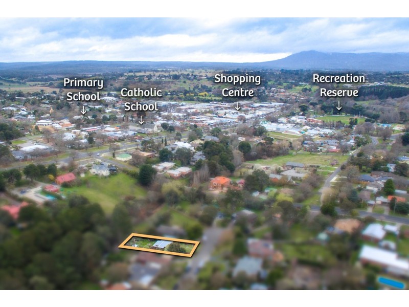 12 Oakley Court, Gisborne VIC 3437