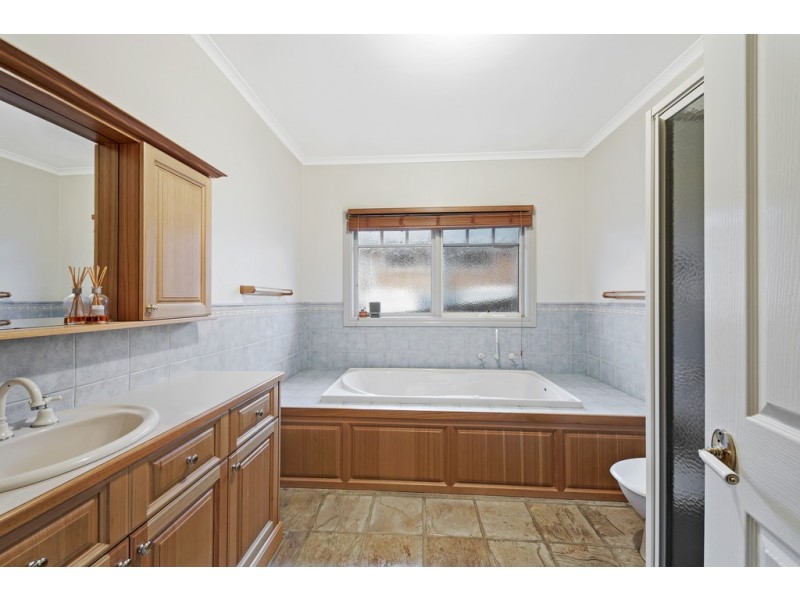 22 Frith Road, Gisborne VIC 3437