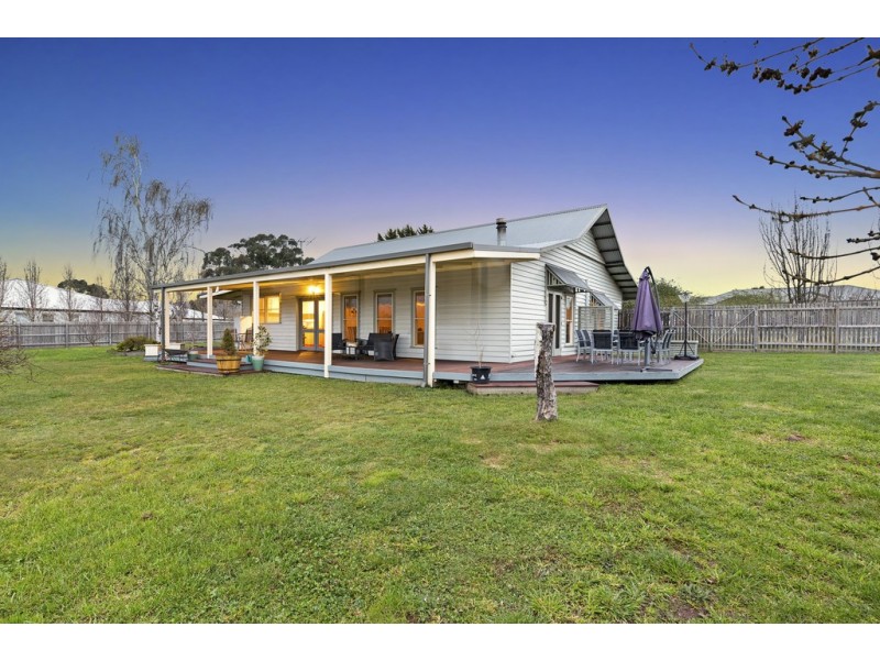 3 Bloomfield Road, Gisborne VIC 3437