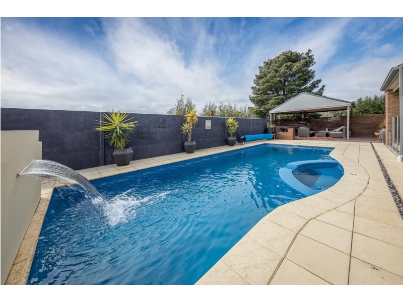 11-13 Brady Road, Gisborne VIC 3437