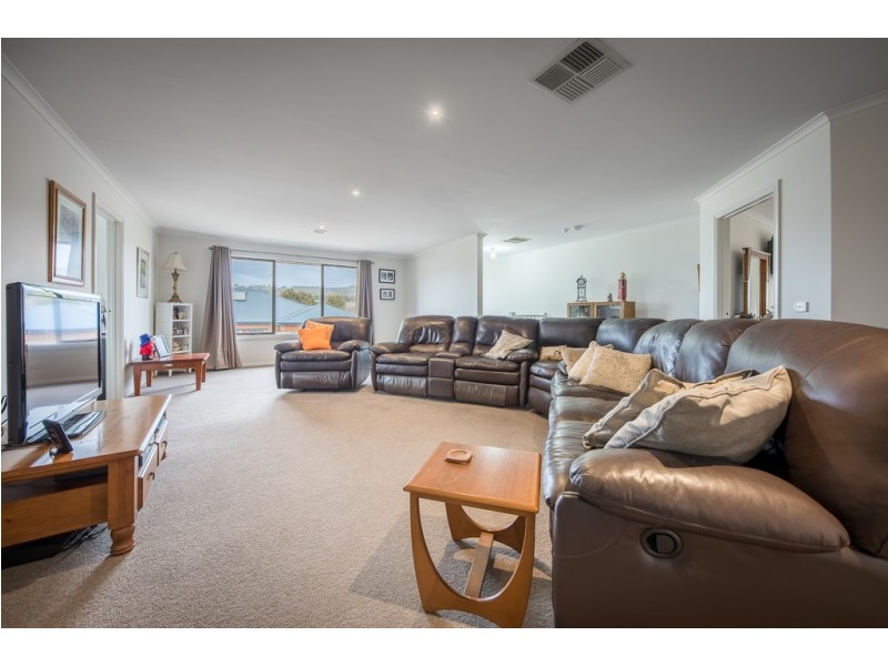 11-13 Brady Road, Gisborne VIC 3437