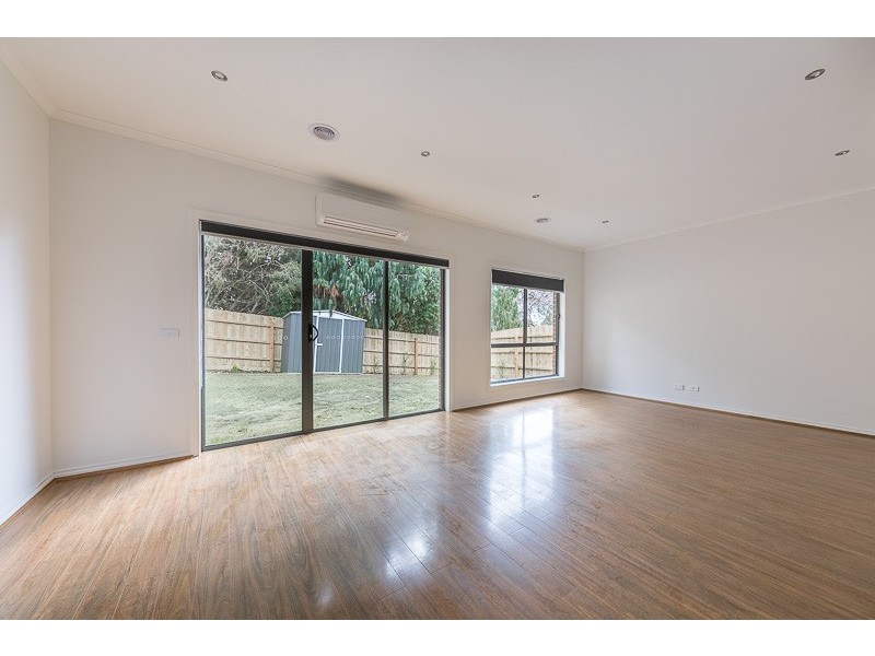 11/92 Fersfield Road, Gisborne VIC 3437