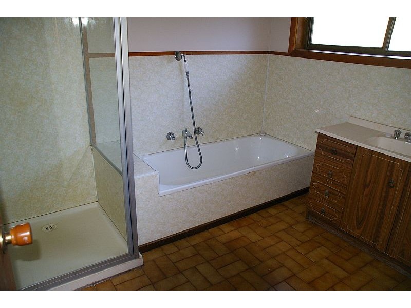 2 Gardiner Street, Gisborne VIC 3437