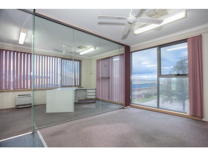 Factory 1/ 76 Barry Road, New Gisborne VIC 3438