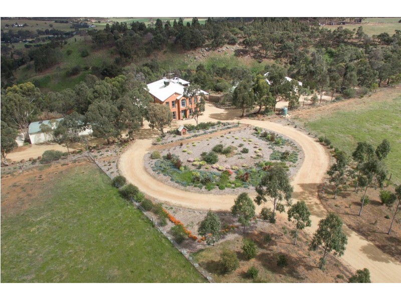 201 Paces Lane, Rowsley VIC 3340