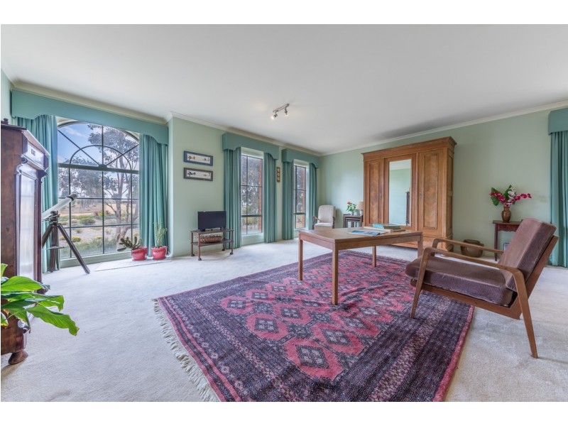 201 Paces Lane, Rowsley VIC 3340