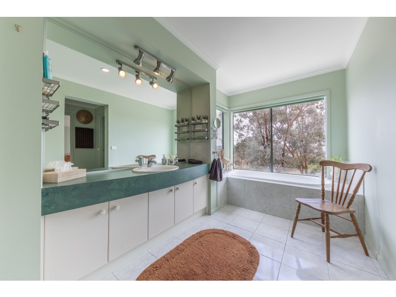 201 Paces Lane, Rowsley VIC 3340