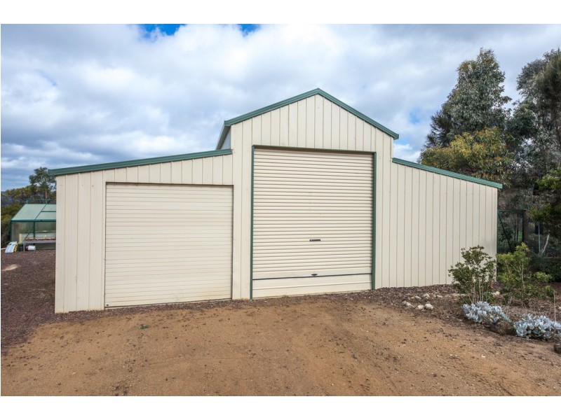201 Paces Lane, Rowsley VIC 3340