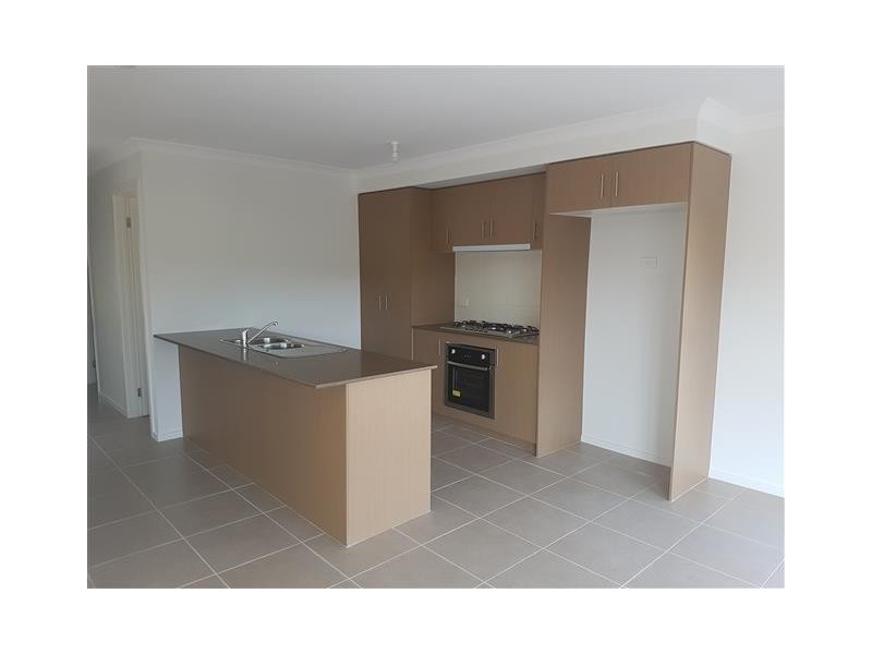 5 Eileens Way, Sunbury VIC 3429