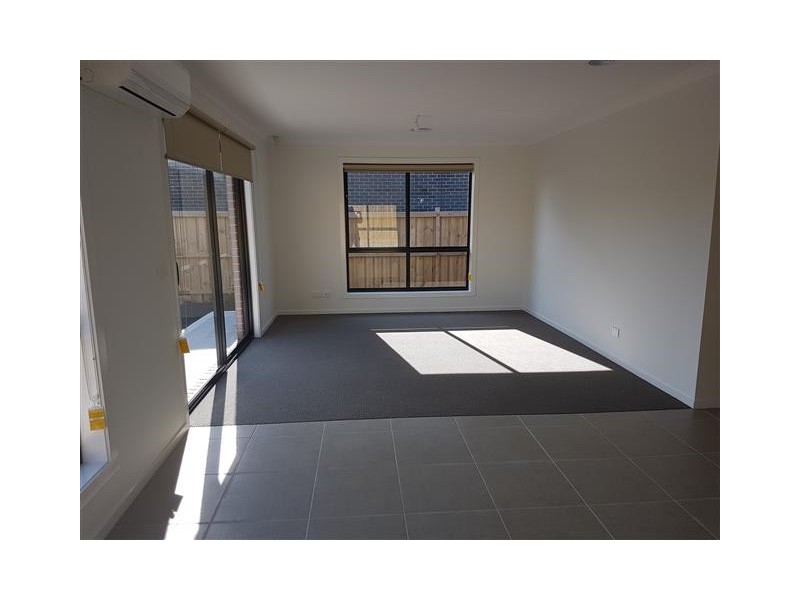 5 Eileens Way, Sunbury VIC 3429