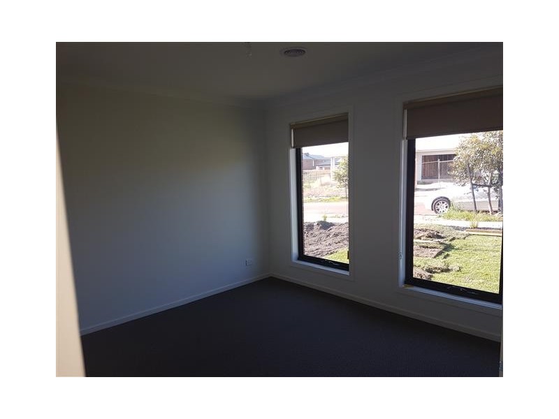 5 Eileens Way, Sunbury VIC 3429